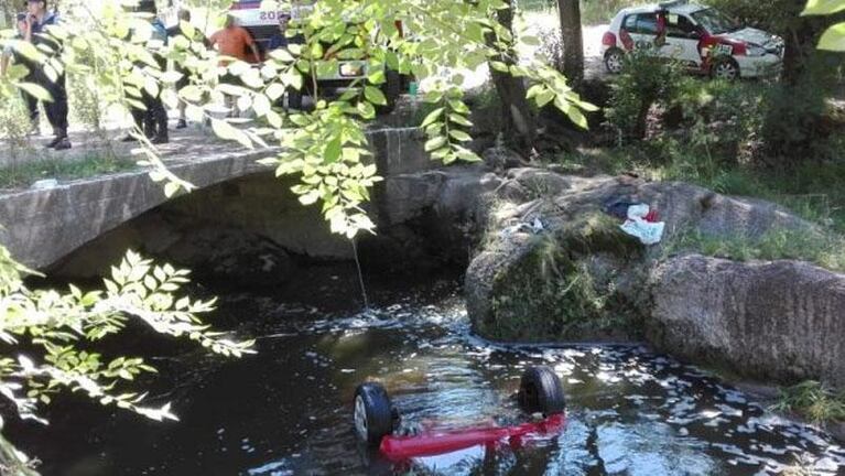 Una mujer murió tras caer con su auto a un arroyo en Anisacate