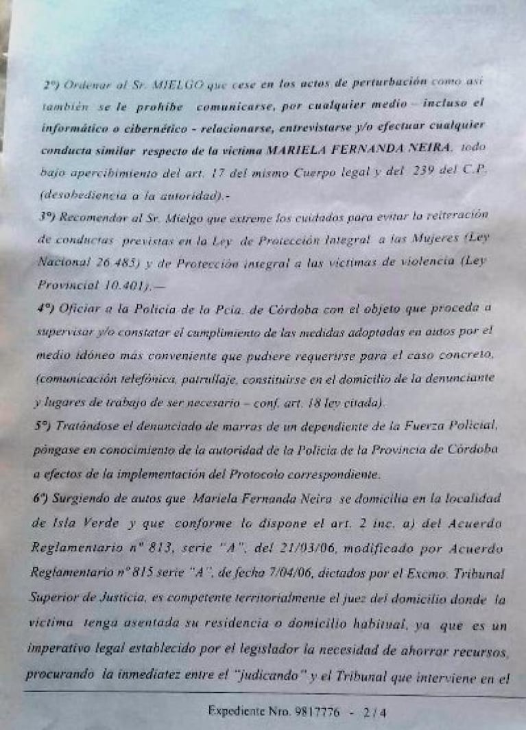 Una mujer policía denunció a su jefe por acoso y la echaron: el comisario fue ascendido