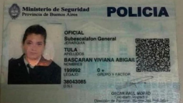 Una mujer policía fue arrestada por robo: iba con su hijo de 2 años