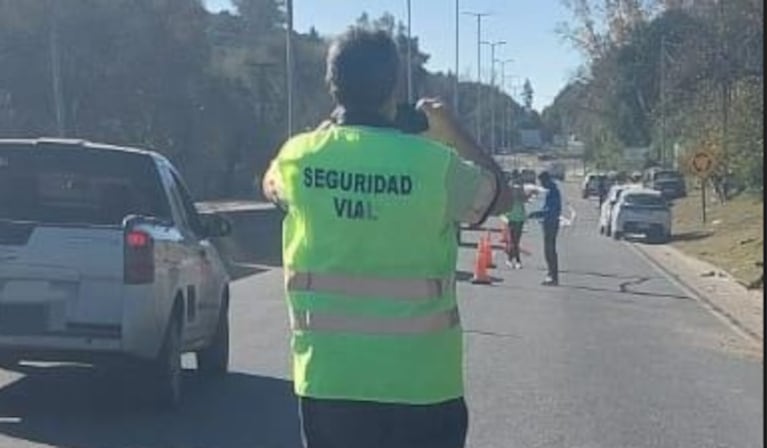 Una mujer que iba a pie murió arrollada por un auto a metros del acceso del Camino del Cuadrado