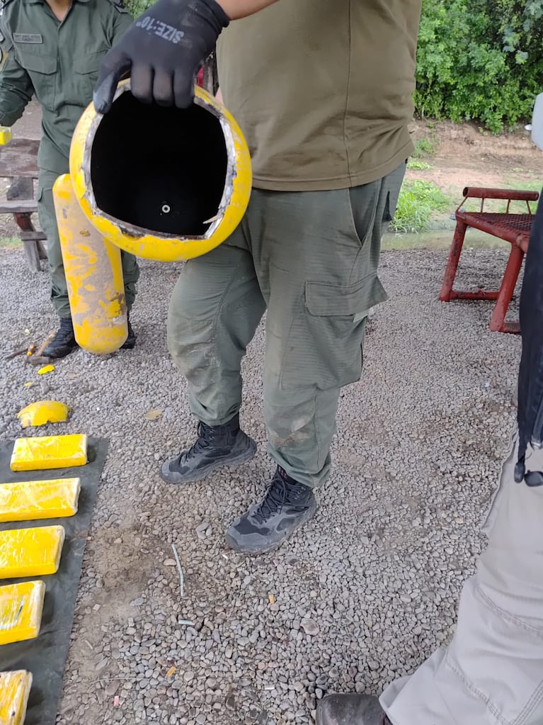 Una mujer viajaba a Córdoba con 44 kilos de cocaína en los tubos de GNC y fue detenida