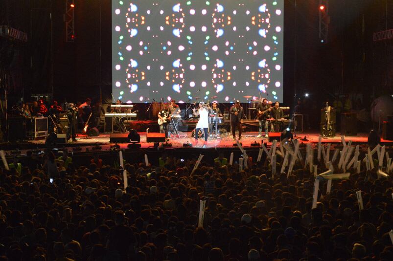 Una multitud disfrutó de Bersuit, Villano y Ulises Bueno durante la noche. Foto: Maxi López / ElDoce.tv.