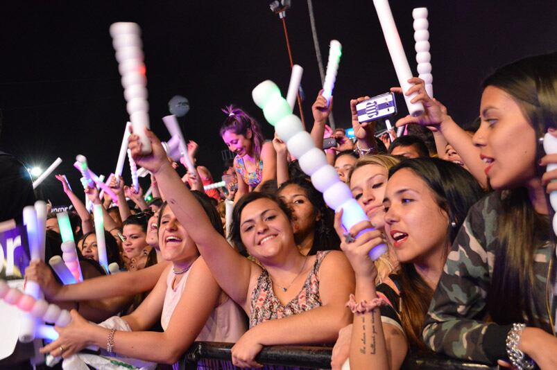 Una multitud disfrutó de Bersuit, Villano y Ulises Bueno durante la noche. Foto: Maxi López / ElDoce.tv.