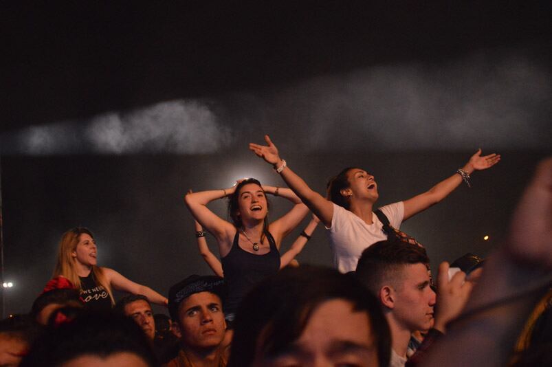 Una multitud disfrutó de Bersuit, Villano y Ulises Bueno durante la noche. Foto: Maxi López / ElDoce.tv.