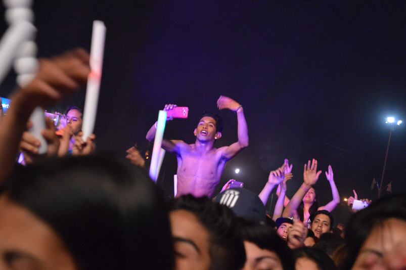 Una multitud disfrutó de Bersuit, Villano y Ulises Bueno durante la noche. Foto: Maxi López / ElDoce.tv.