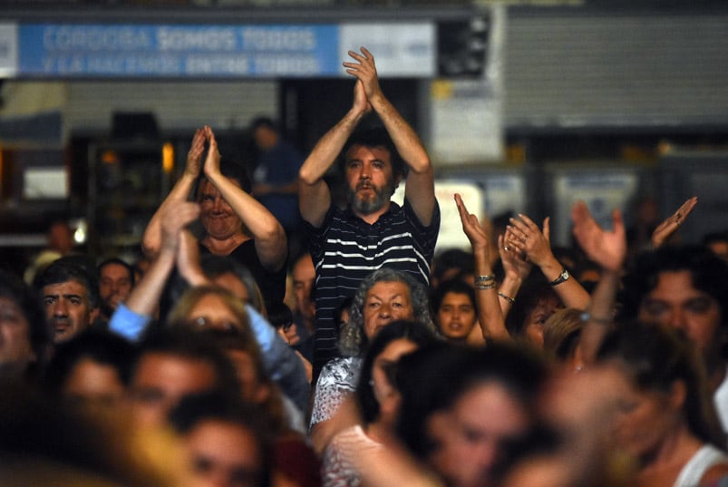 Una multitud disfrutó de la primera noche de Cosquín. Foto: Lucio Casalla / ElDoce.tv.