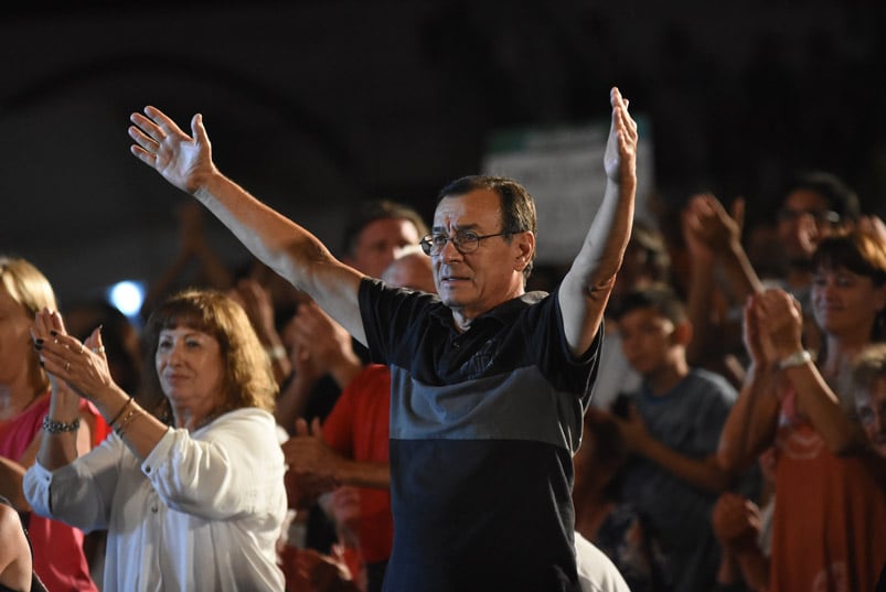 Una multitud disfrutó de la primera noche de Cosquín. Foto: Lucio Casalla / ElDoce.tv.