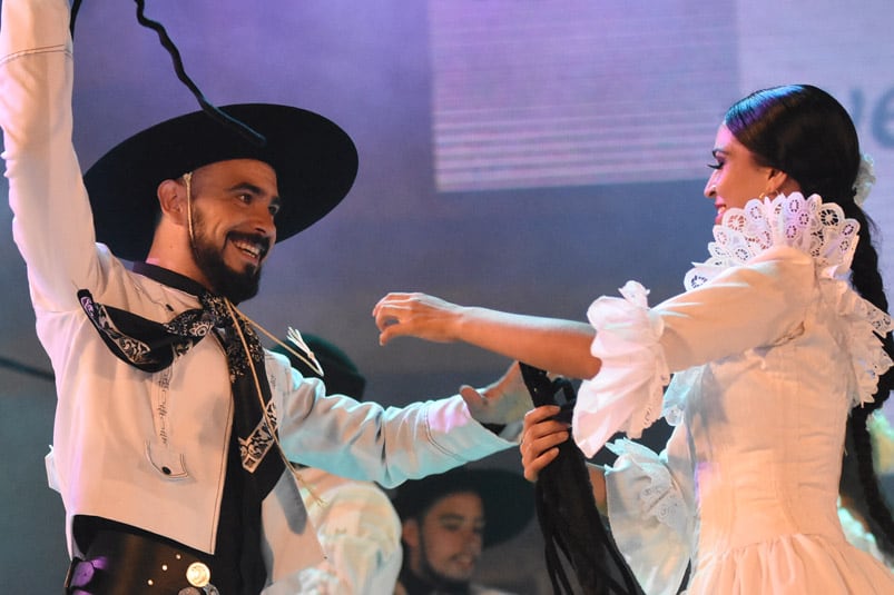 Una multitud disfrutó de la primera noche de Cosquín. Foto: Lucio Casalla / ElDoce.tv.