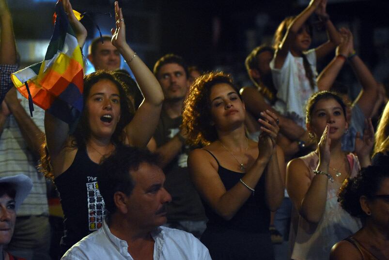 Una multitud disfrutó de la primera noche de Cosquín. Foto: Lucio Casalla / ElDoce.tv.