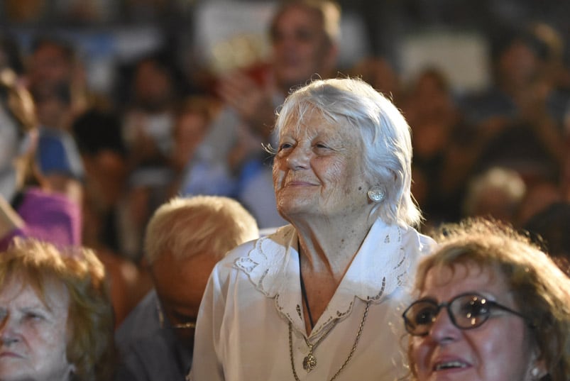 Una multitud disfrutó de la primera noche de Cosquín. Foto: Lucio Casalla / ElDoce.tv.