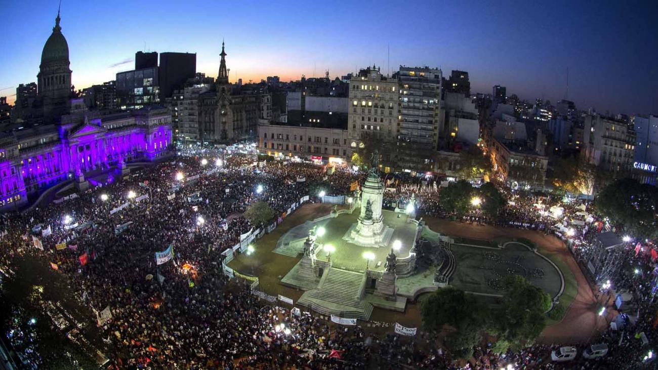 Una multitud reclamó #NiUnaMenos en el Congreso