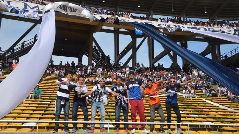 Una multitud tiñó de Albiazul al Kempes. Foto: Lucio Casalla / ElDoce.tv.