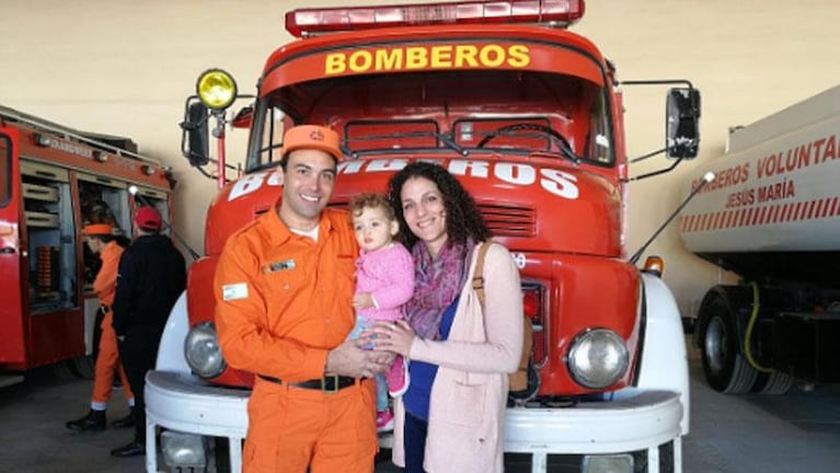 Una nena le hizo una pizza al bombero que salvó su casa: el emotivo diálogo