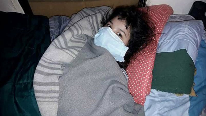 Una niña que lucha por sobrevivir en medio de la contaminación y precariedad.