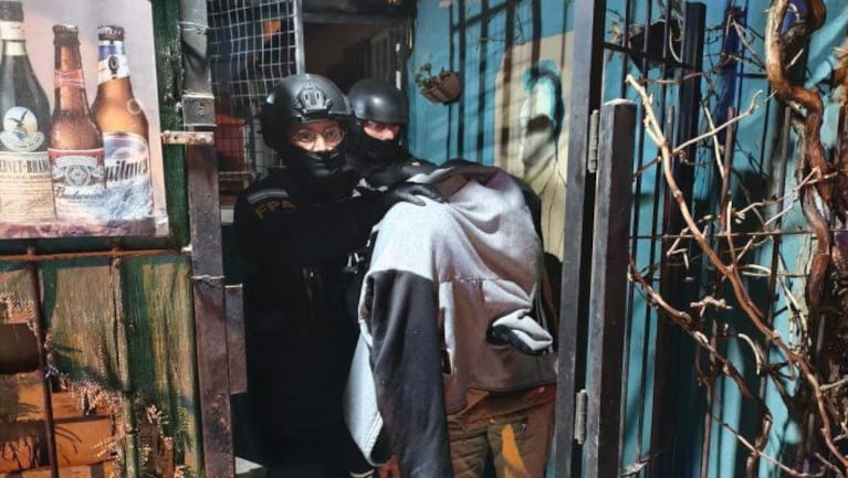 Una pareja detenida en barrio Arenales de la ciudad de Córdoba.