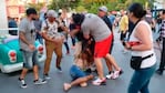 Una pelea brutal fue registrada por testigos en pleno parque de diversiones.