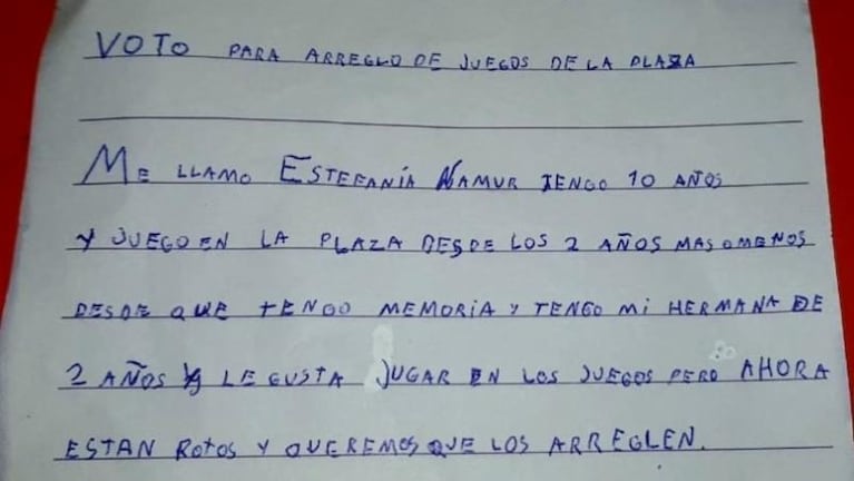 Una pequeña ciudadana que pide que arreglen su plaza