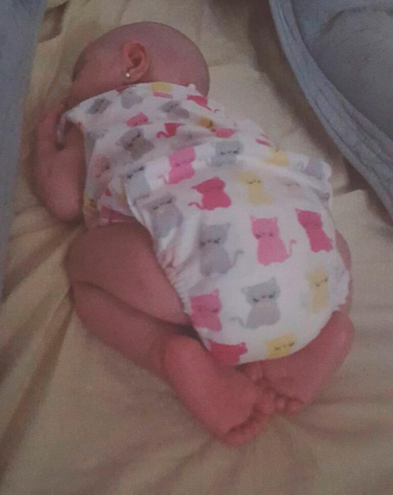 ¡Una princesa! El tierno look de la beba de Emilia Attias
