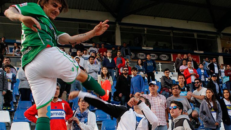 Una tarde furia tuvo el jugador argentino Sebastián Pol en el Estadio de Universidad Católica.