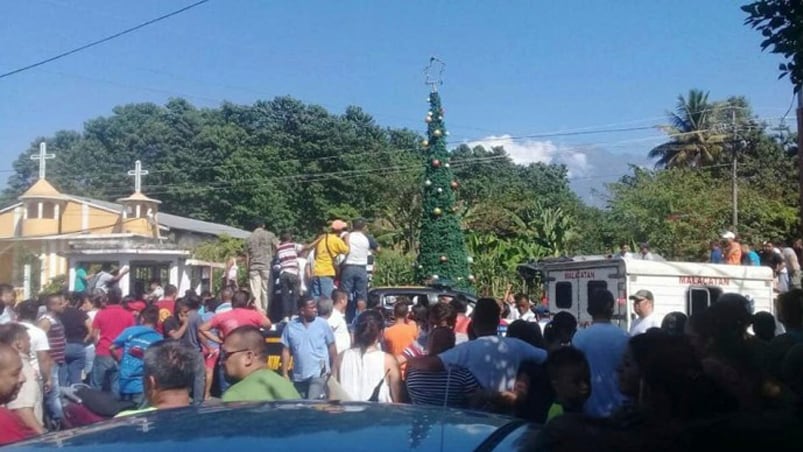 Una tragedia se vivió en el intento de hermosear la ciudad de espíritu navideño.