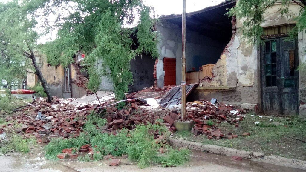 Uno de las casas afectadas por la tormenta en Jovita. 