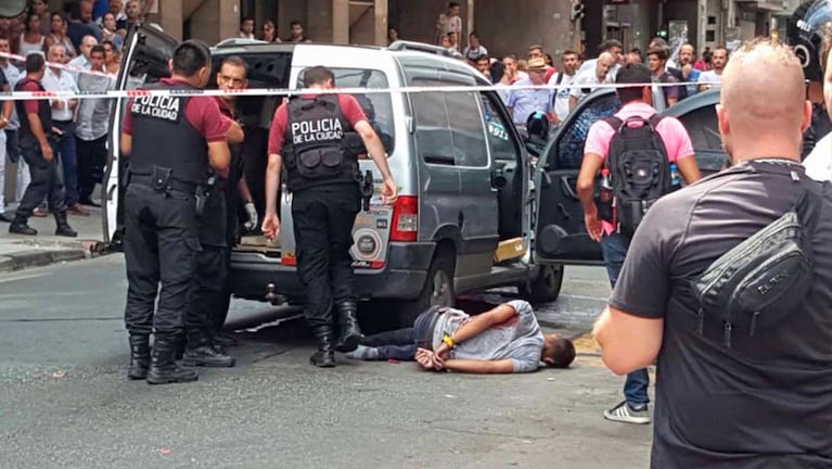 Uno de los detenidos está grave tras recibir un balazo en el tórax. Foto: La Nación.