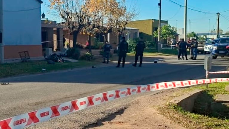 Uno de los jóvenes que iban en la moto murió en el acto. Foto: Estación FM.