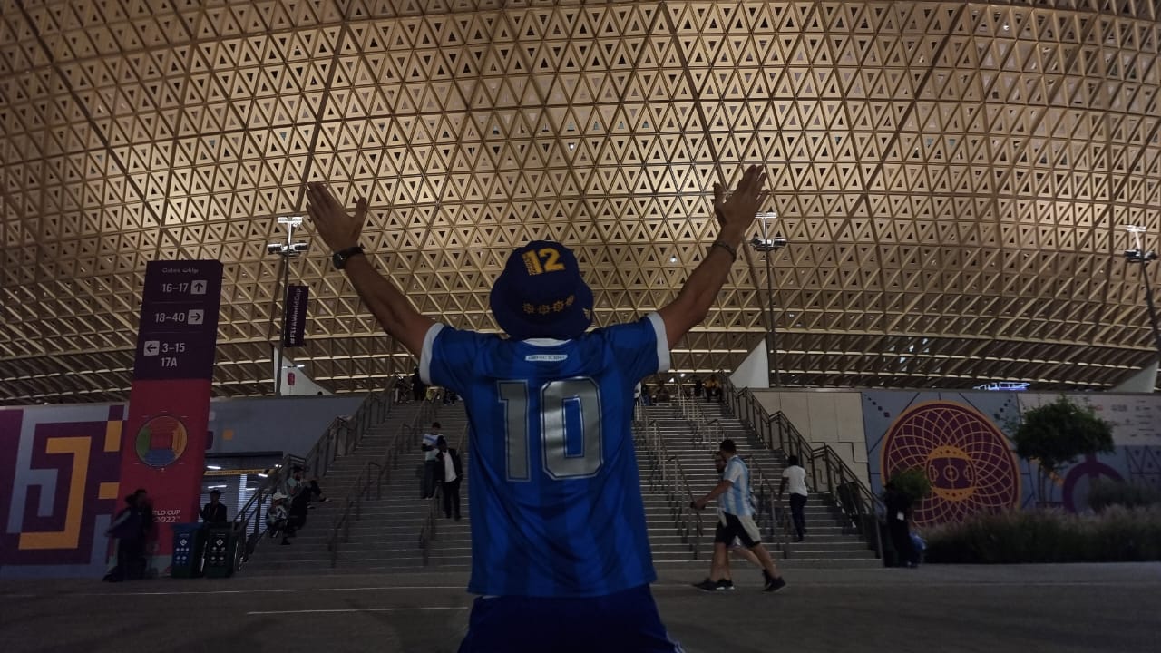 Uno de los tantos hinchas argentinos que deliró con el triunfo. Foto: Lucio Casalla/El Doce.