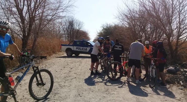 Unos 20 ciclistas fueron multados y se volvieron sin sus bicicletas.