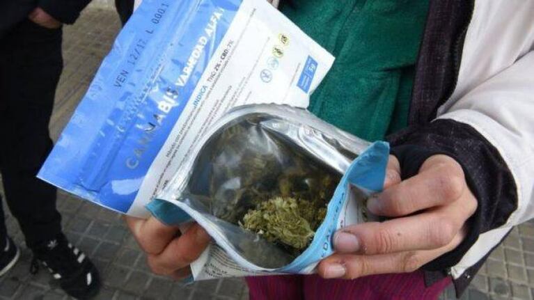 Uruguay: se agotó la marihuana en el primer día de venta