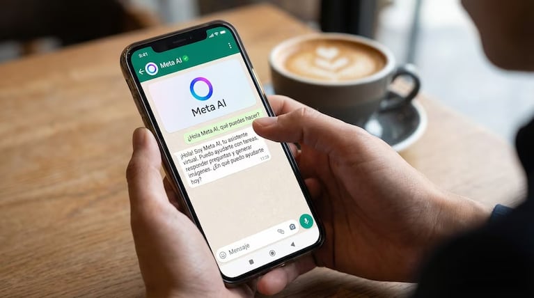Usuarios de WhatsApp buscan ocultar Meta AI por privacidad o simplicidad.