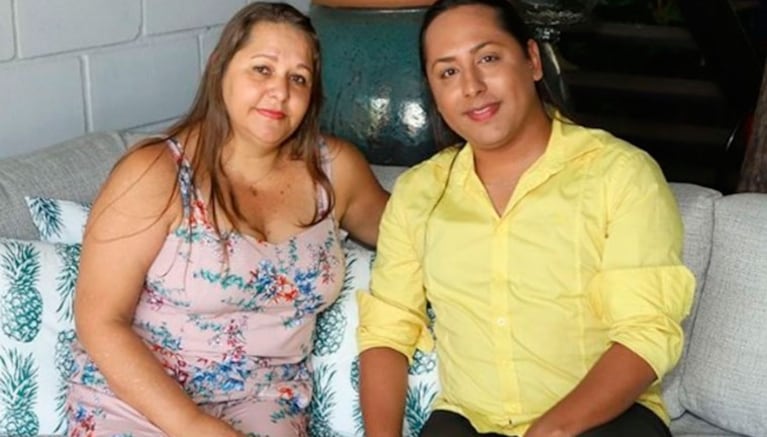 Valdira das Neves de 45 años junto a su hijo Marcelo.