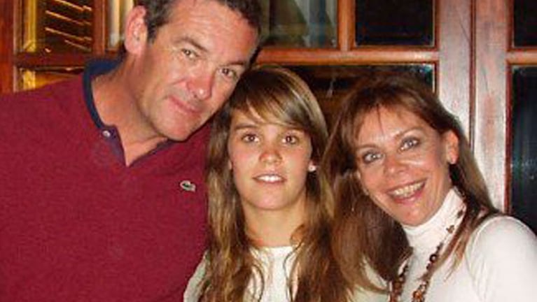 Valentina Macarrón junto a sus padres.