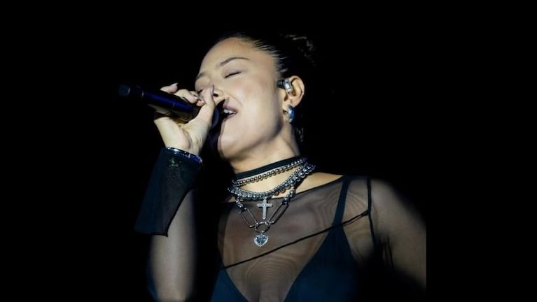 Valentina Márquez en el Kempes antes del show de Ricky Martin.