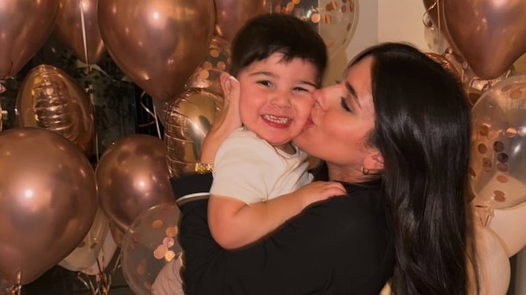 Valu Cervantes festejó sus 26 años con su familia.