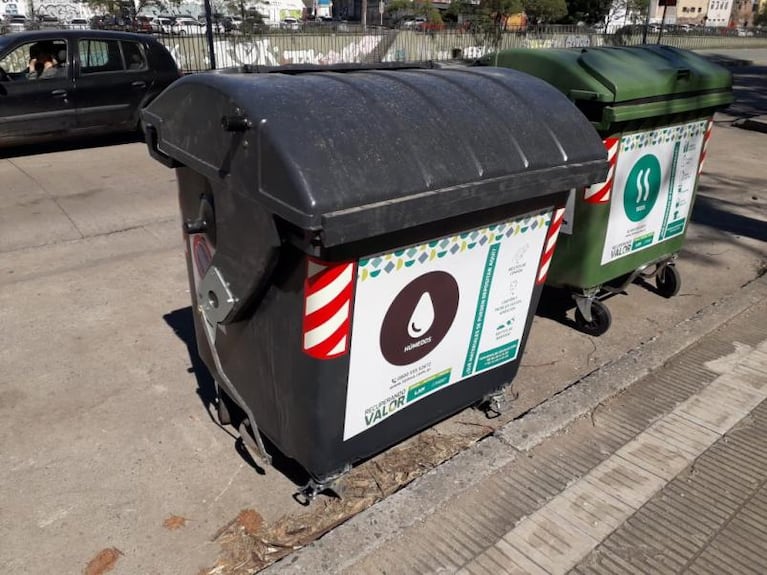 Vandalismo e insólito robo contra contenedores de basura