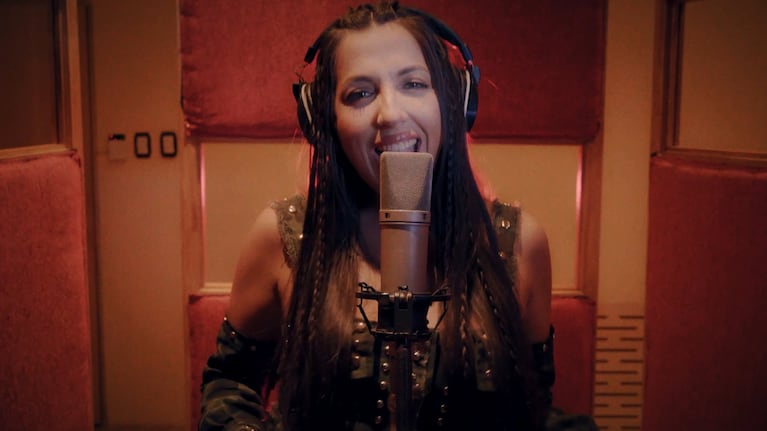 Vane Velázquez es "La original"