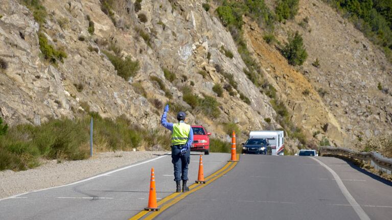 Varados en el país: habilitaron un permiso para regresar a sus hogares por vía terrestre
