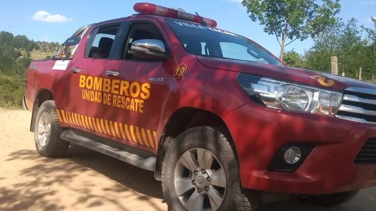 Varias dotaciones de bomberos trabajaron para extinguir las llamas.
