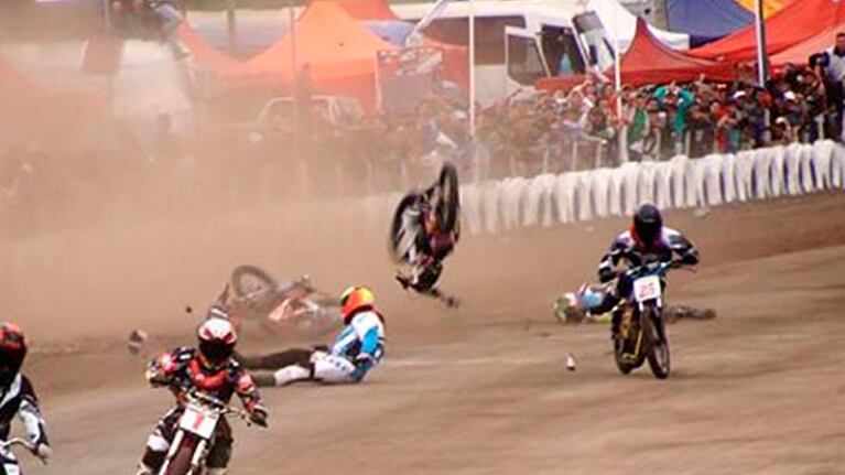 Varios competidores pisaron a Maxmiliano Varas, después del accidente.