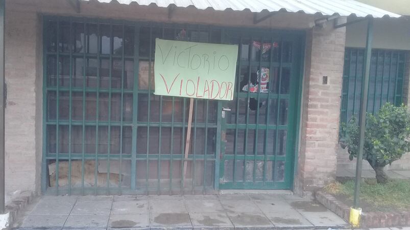 Vecinos atacaron la verdulería. 