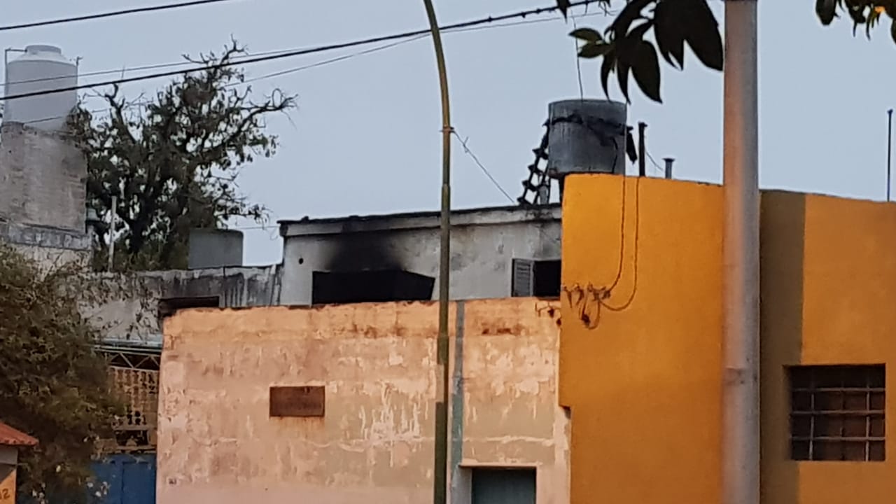 Vecinos rompieron las ventanas para que salga el monóxido de carbono.