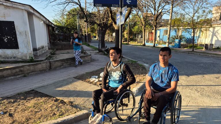 Vecinos se cansaron de esperar y pusieron manos a la obra.
