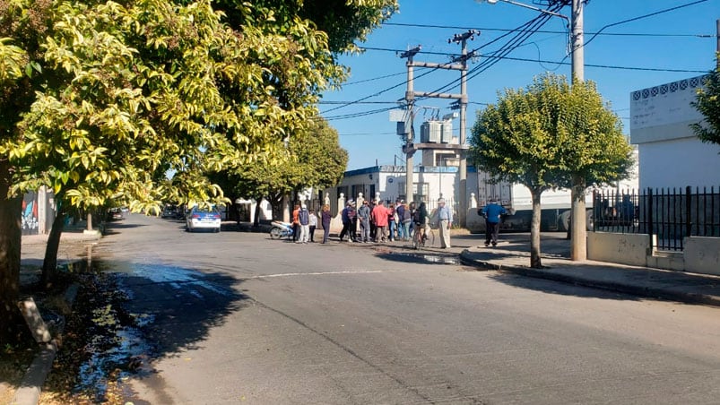 Vecinos se reunieron para reclamar soluciones y custodia policial.