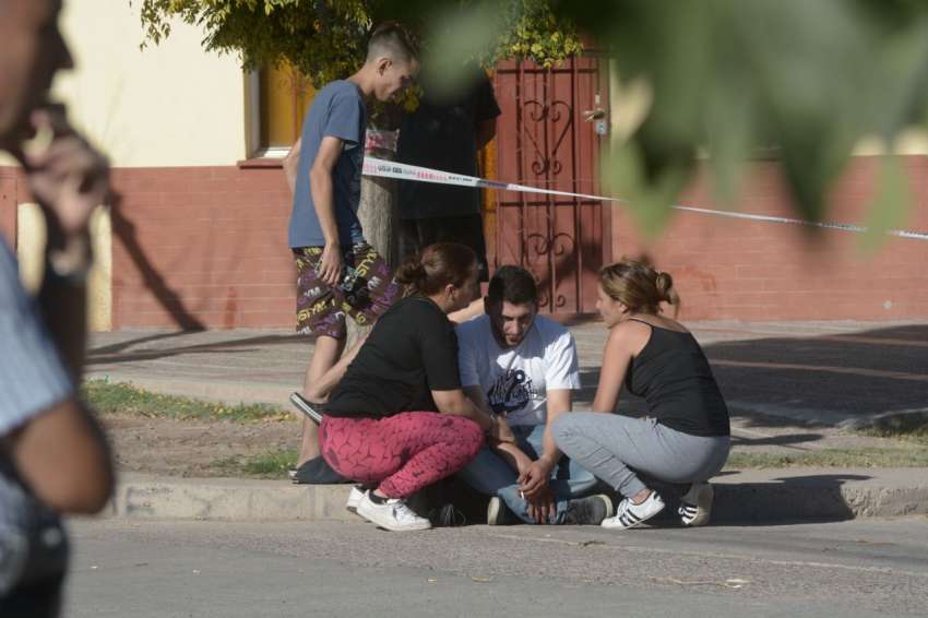 Vecinos y familiares quedaron shockeados por el hallazgo.