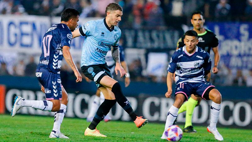 Vegetti no tuvo ninguna en el primer tiempo. Foto: Prensa Belgrano.