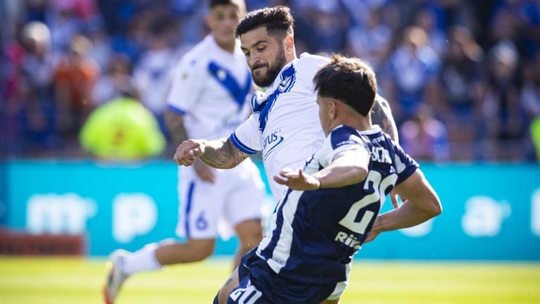 Vélez y Talleres se enfrentan en Liniers.