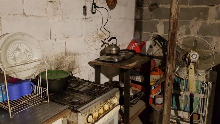 Vende pan y tortas para mantener a sus tres hijos y le robaron todo