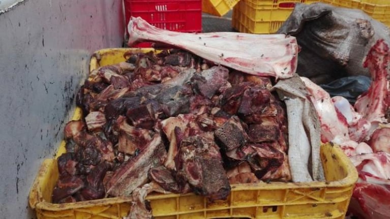 Venezolanos compran carne podrida por apagones eléctricos
