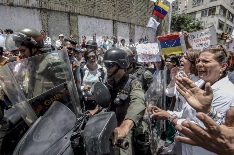 Venezuela: promueven juicios militares contra civiles